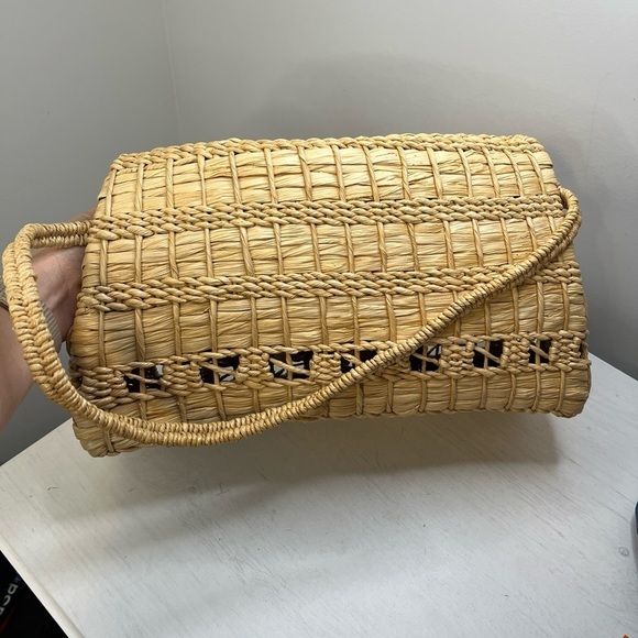 Unbranded Structured Straw Shoulder Bag With Loop Close - Picture 9 of 10